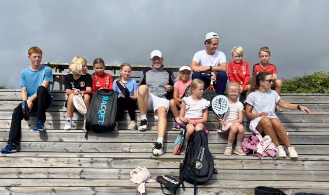 Fantastisk start på veckans racketläger!